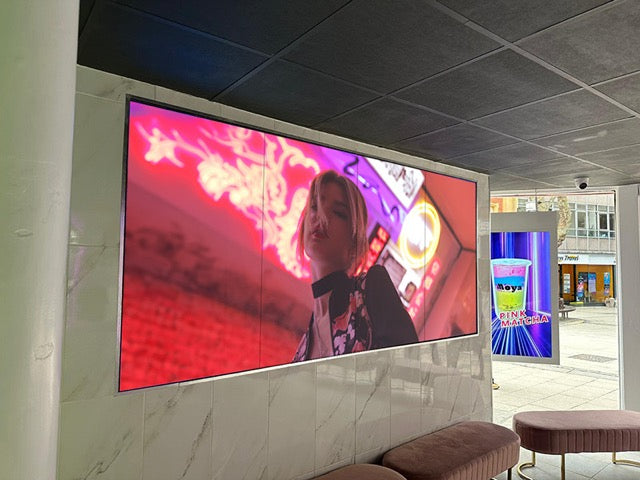 Ultra Narrow Bezel Video Wall Display 4x1