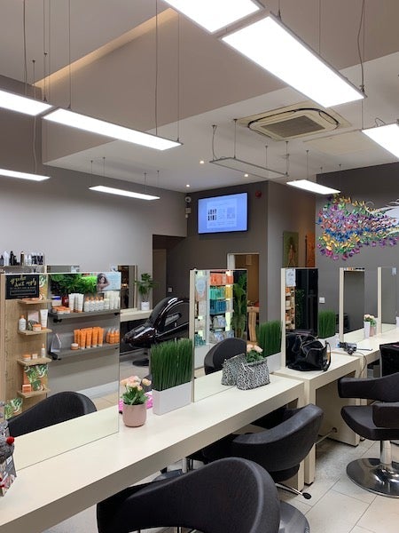 Narrow Bezel Advertising Display Salon