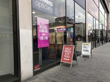 Ultra high brightness windows display in opticians